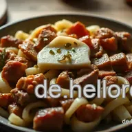 Deftiger Wei&szlig;kohl-Hackfleisch-Auflauf mit geschmolzenem K&auml;se
