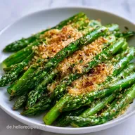 Gr&uuml;ner Spargel Parmesan in 25 Minuten