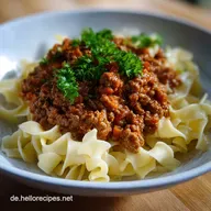Nudeln mit Hackfleischsauce: Das einfache Schmor-Rezept