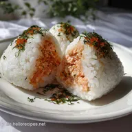 Onigiri mit Lachsf&uuml;llung: Einfaches Japanischer Reis-Snack Rezept