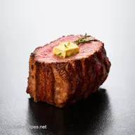 Zartes Rinderfilet Rezept Pfannengebraten mit Kr&auml;uterbutter