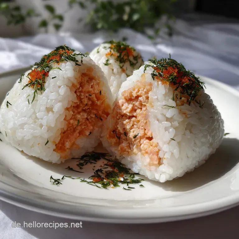 Onigiri mit Lachsf&uuml;llung: Japanischer Reis-Snack