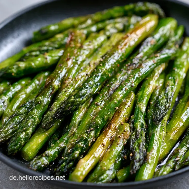 Schneller gr&uuml;ner Spargel Pfanne: Nussig und Frisch